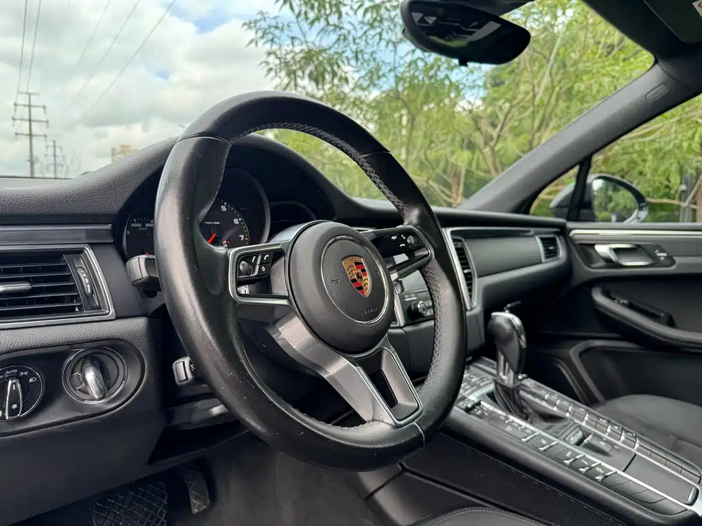 Porsche Macan 2016 — фото 11