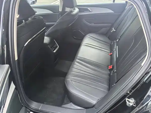 Hongqi H5 2026