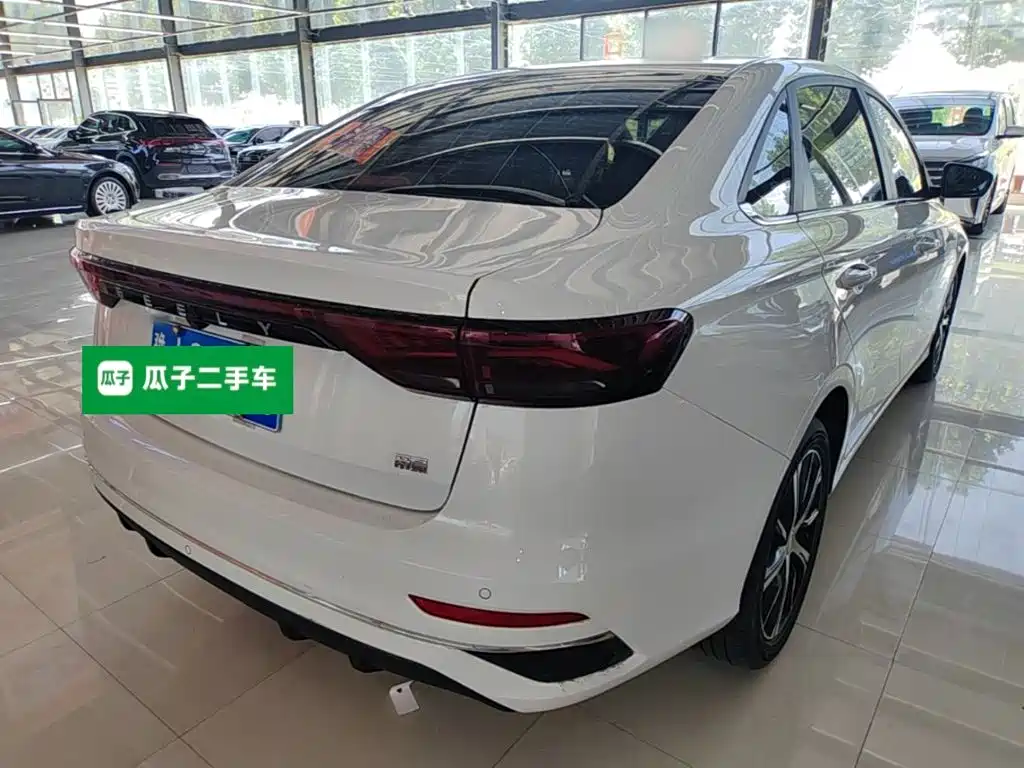 Geely Emgrand 2023