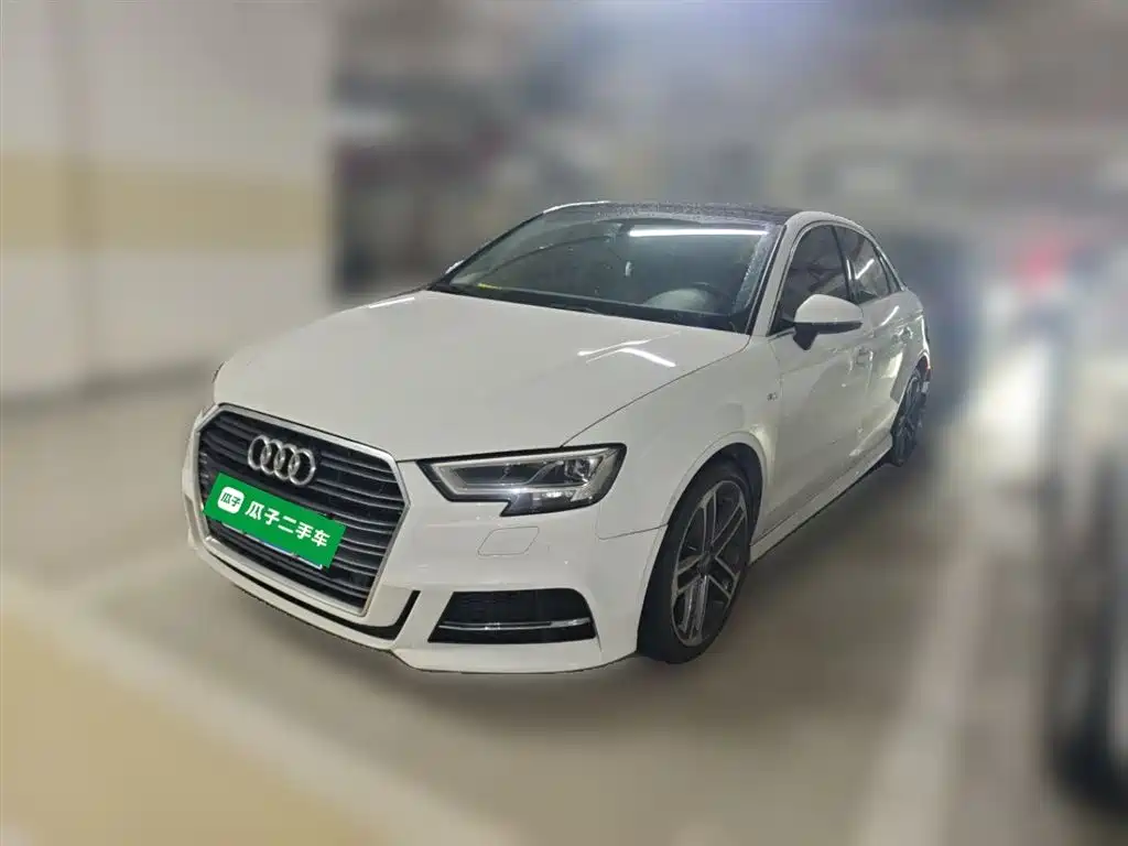 Audi A3 2018 — фото 1