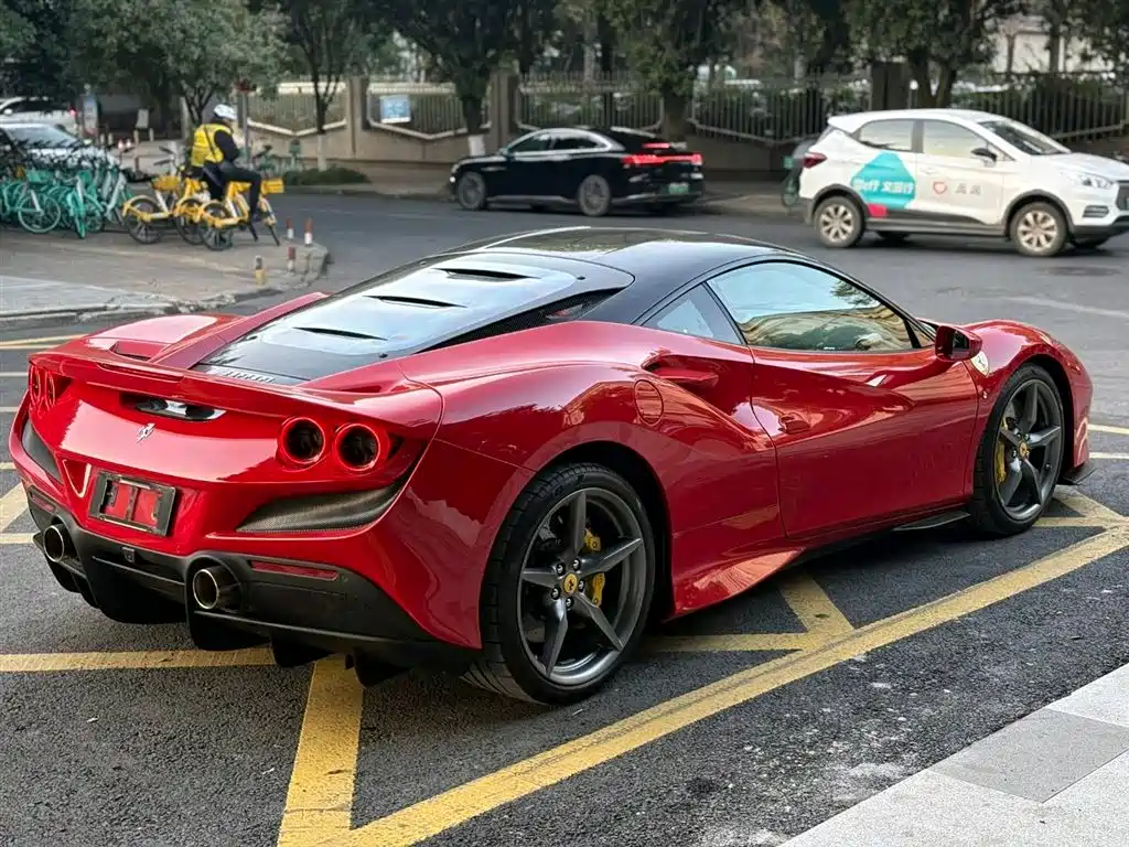 Ferrari F8 2023 — фото 6