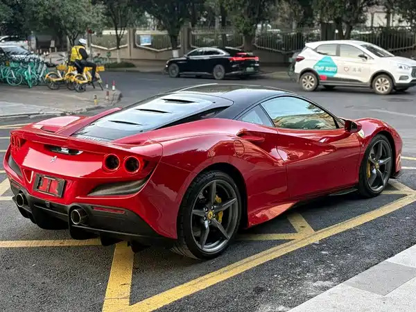 Ferrari F8 2023