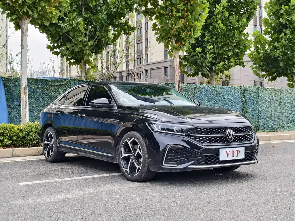Volkswagen Passat 2024