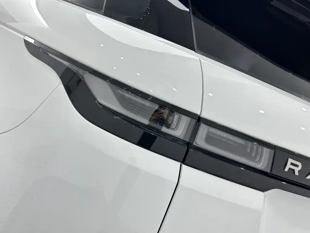 Land Rover Range Rover Evoque 2022 — фото 20