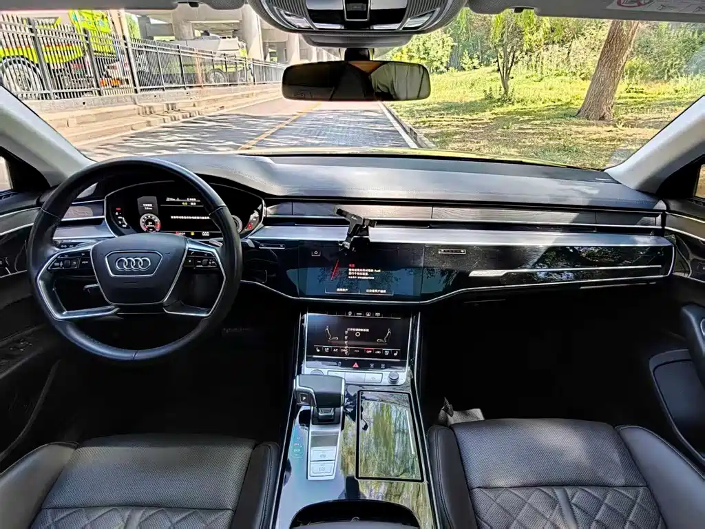 Audi A8 2022