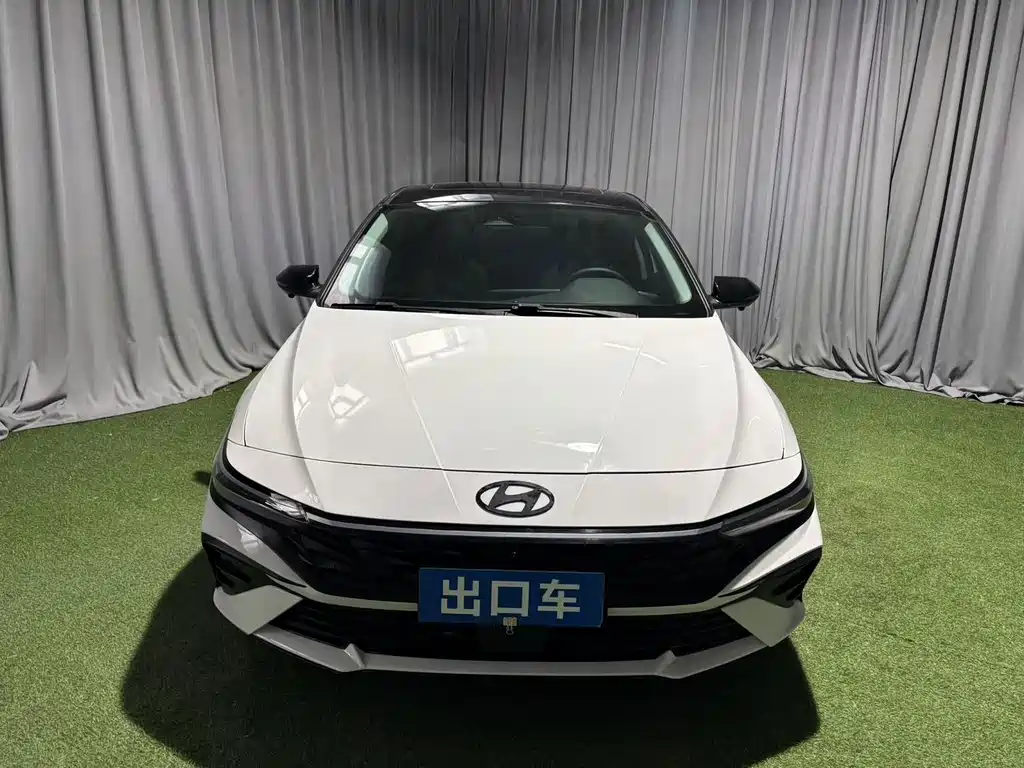 Hyundai Elantra 2023 — фото 2