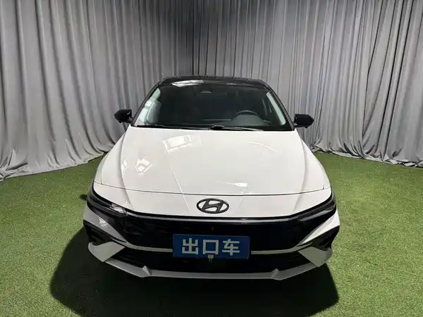 Hyundai Elantra 2023