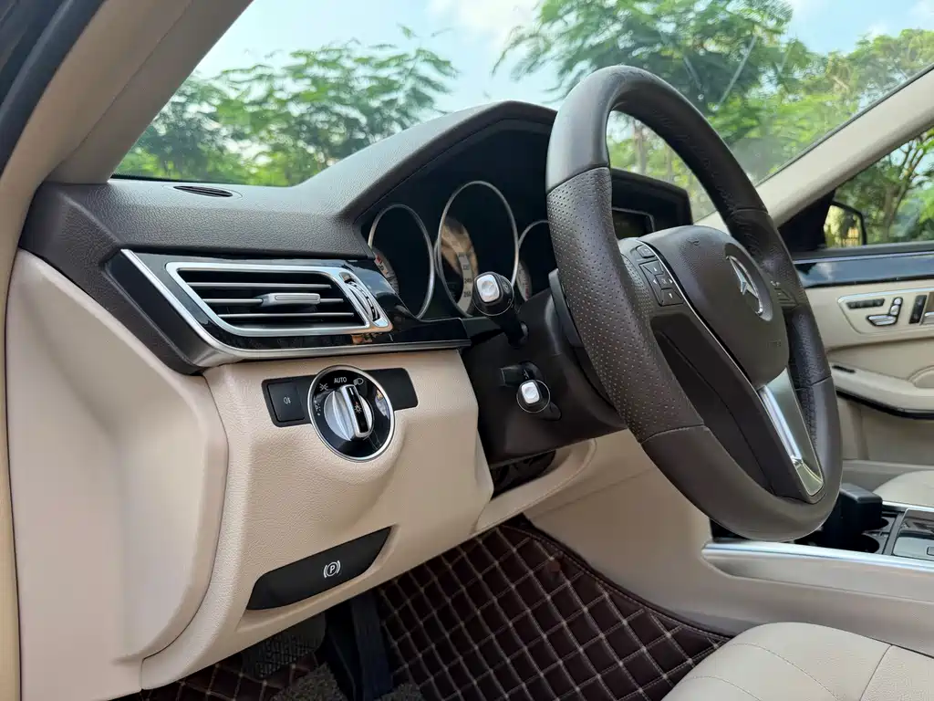 Mercedes-Benz E-Class 2015 — фото 10