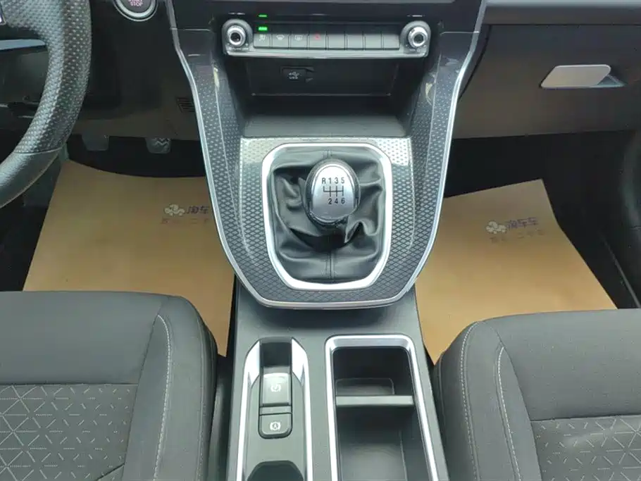 Haval M6 2021 — фото 16