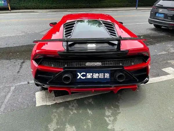 Lamborghini Huracan 2021
