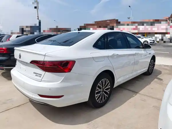 Volkswagen Sagitar 2021