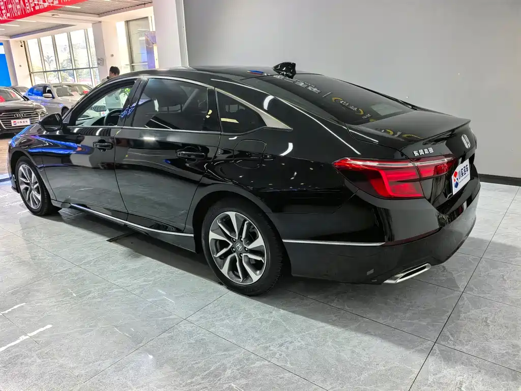 Honda Inspire 2020 — фото 9