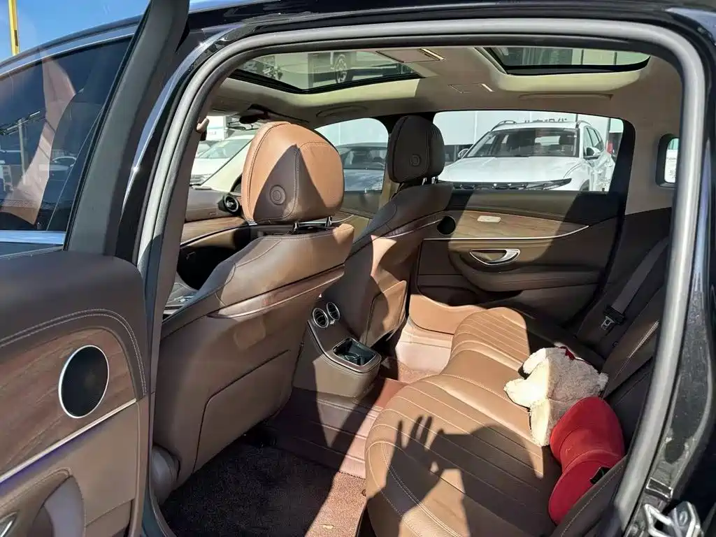 Mercedes-Benz E-Class 2023