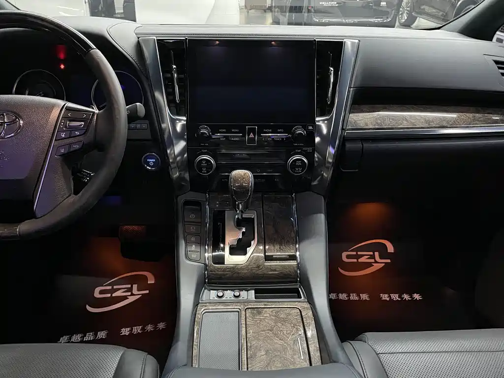 Toyota Vellfire 2023 — фото 11