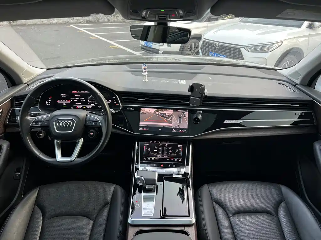 Audi Q7 2021 — фото 23