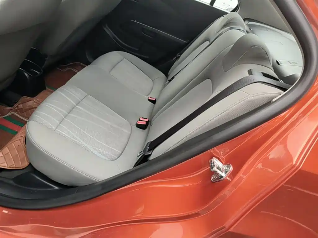 Chevrolet Aveo 2015 — фото 17