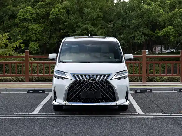 Lexus LM 2021