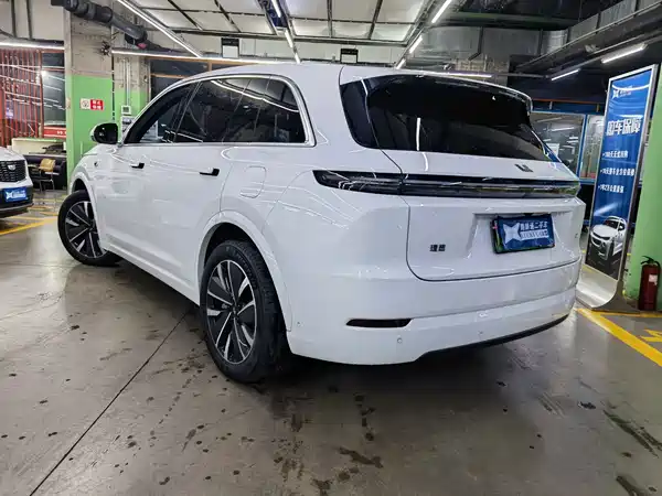 Li Auto L7 2025