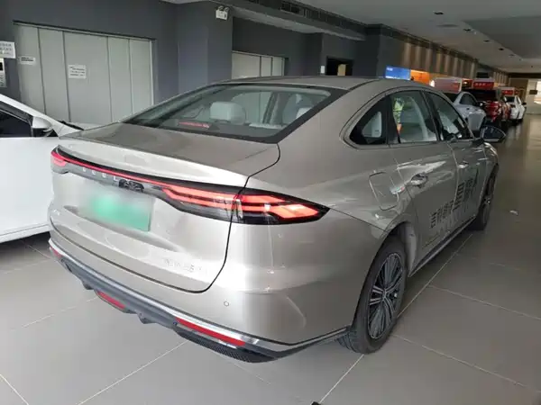 Geely Galaxy Star 6 2025