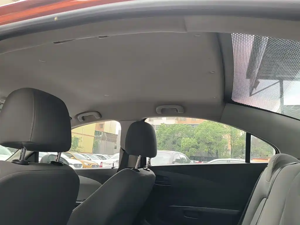 Chevrolet Aveo 2015 — фото 18