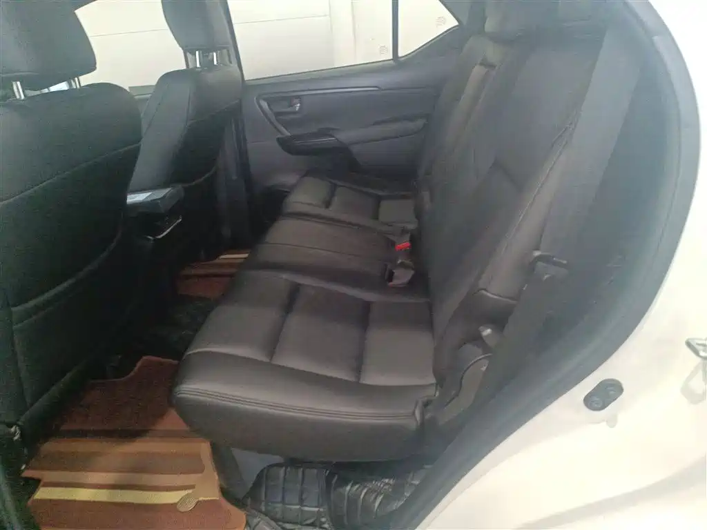 Toyota Fortuner 2019 — фото 17