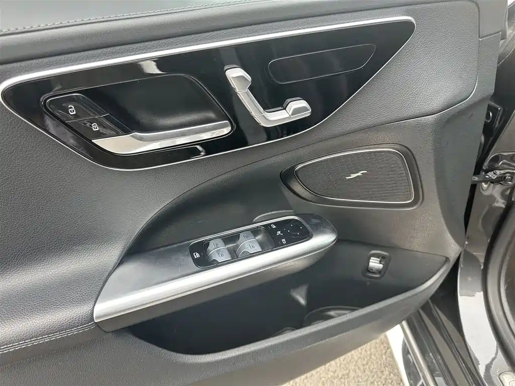 Mercedes-Benz C-Class 2022
