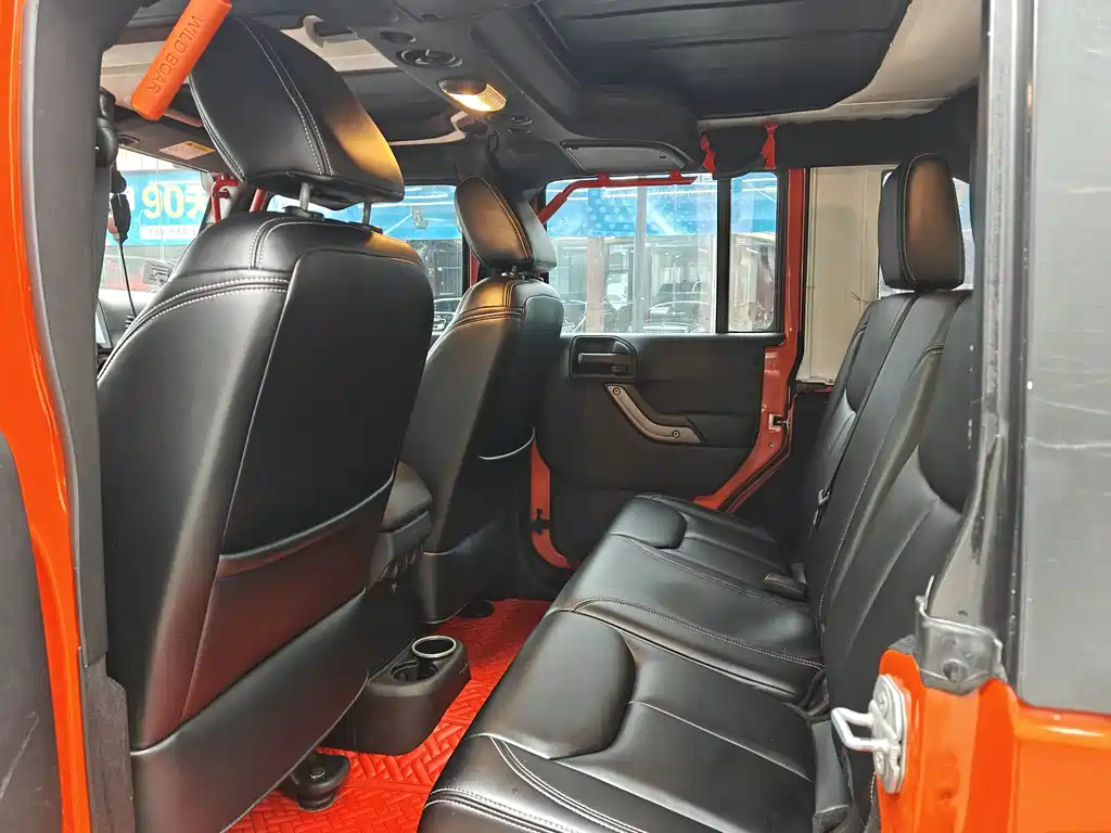 Jeep Wrangler 2015 — фото 6
