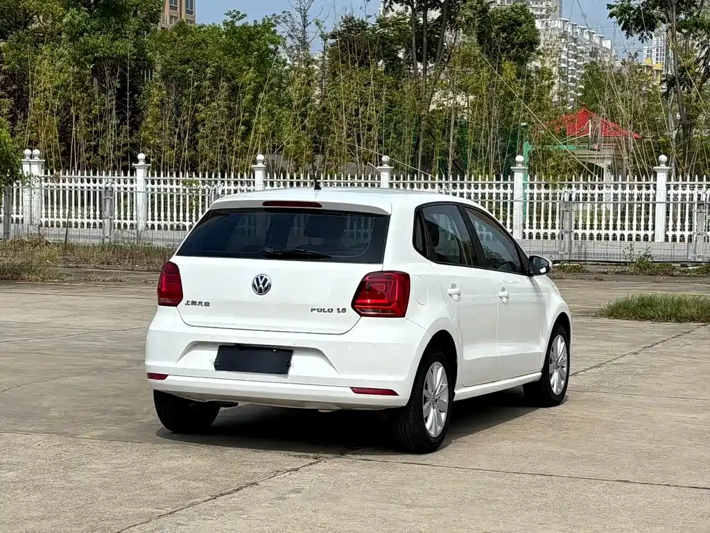 Volkswagen Polo 2015 — фото 9