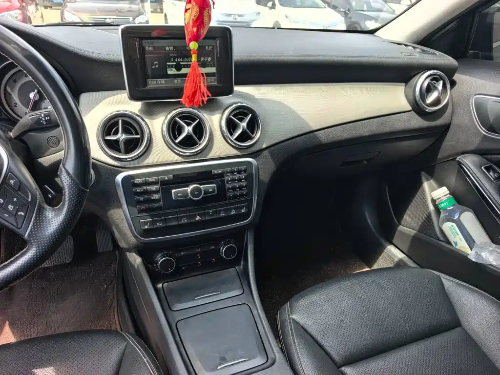 Mercedes-Benz GLA 2015 — фото 13