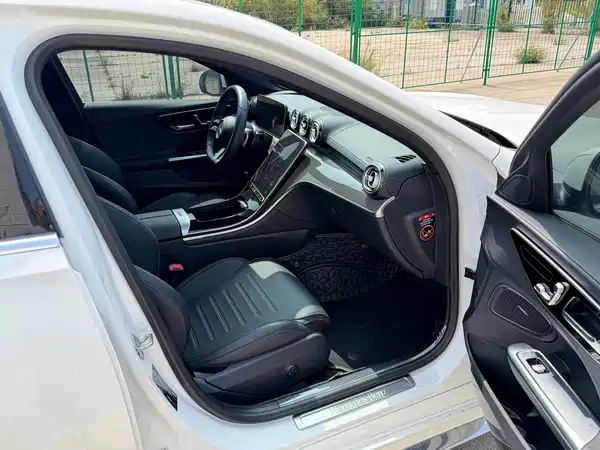 Mercedes-Benz C-Class 2023