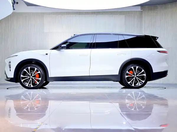 NIO ES8 2024