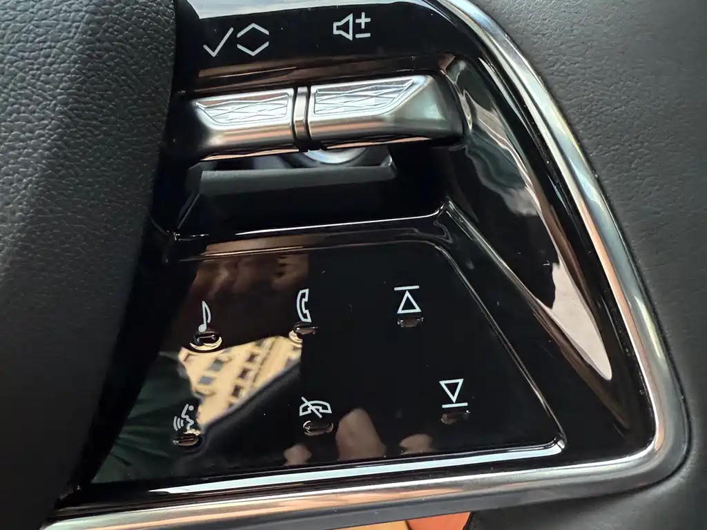 Cadillac CT6 2023 — фото 29