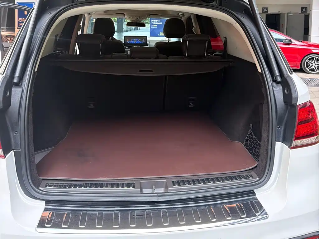 Mercedes-Benz GLE 2017 — фото 15