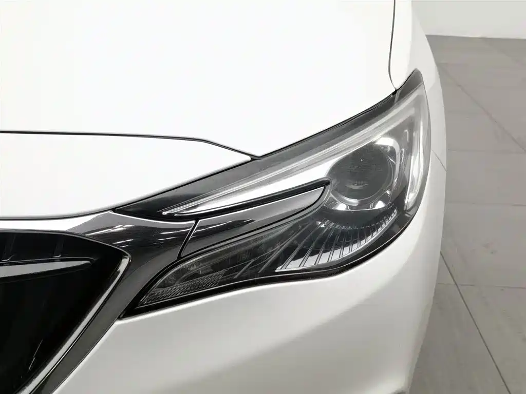 Buick Excelle 2018 — фото 7