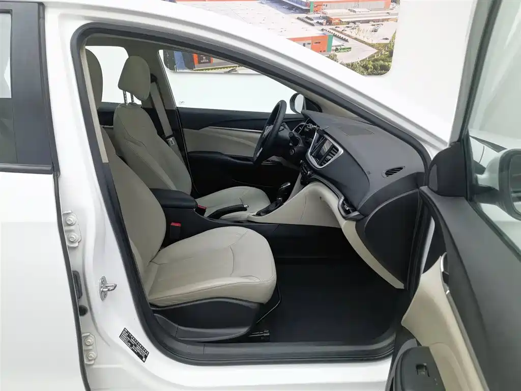 Buick Excelle 2018 — фото 23