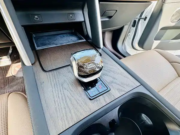 Land Rover Discovery Sport 2025