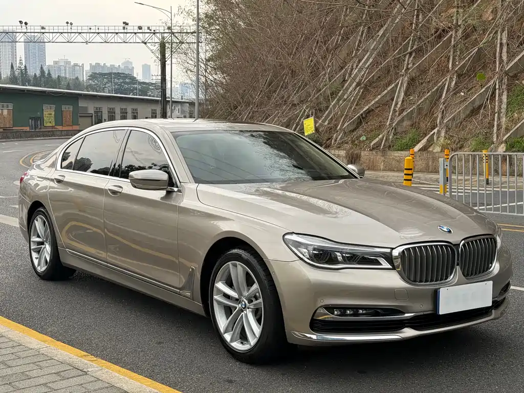 BMW 7 Series 2018 — фото 3