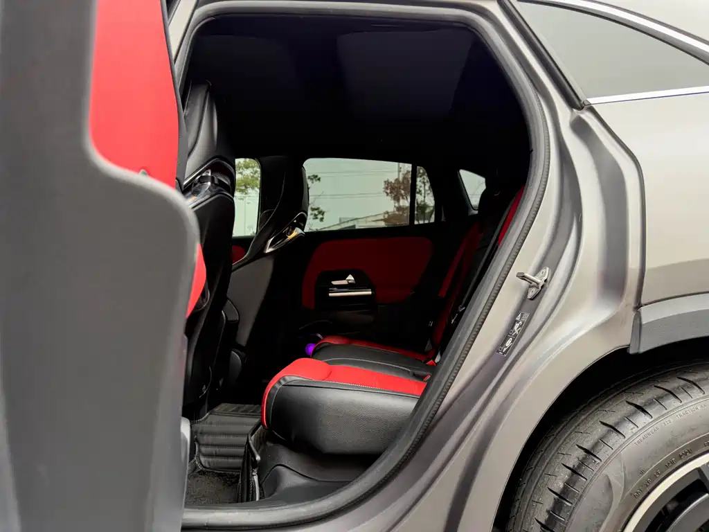 Mercedes-Benz GLA AMG 2023 — фото 26