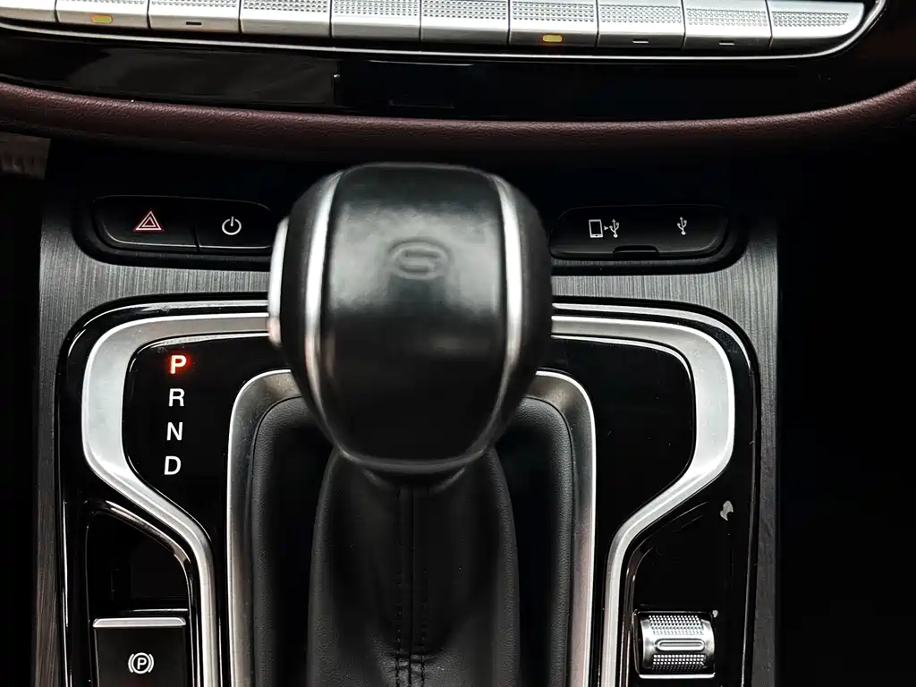 GAC Trumpchi M6 2021 — фото 14