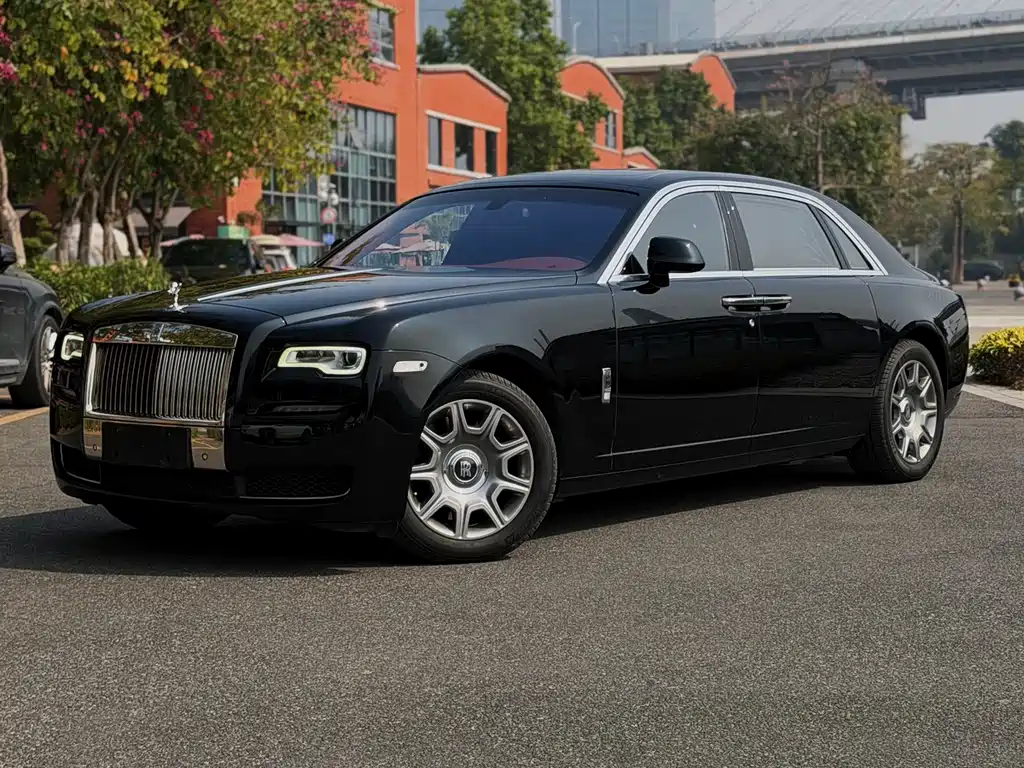 Rolls-Royce Ghost 2016 — фото 1