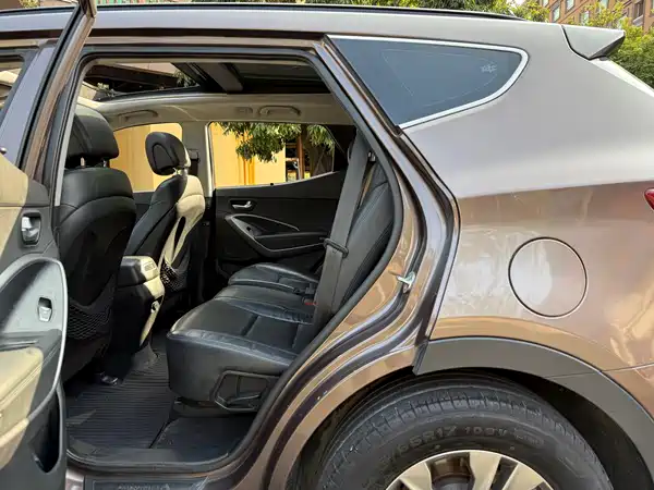 Hyundai Santa Fe 2016