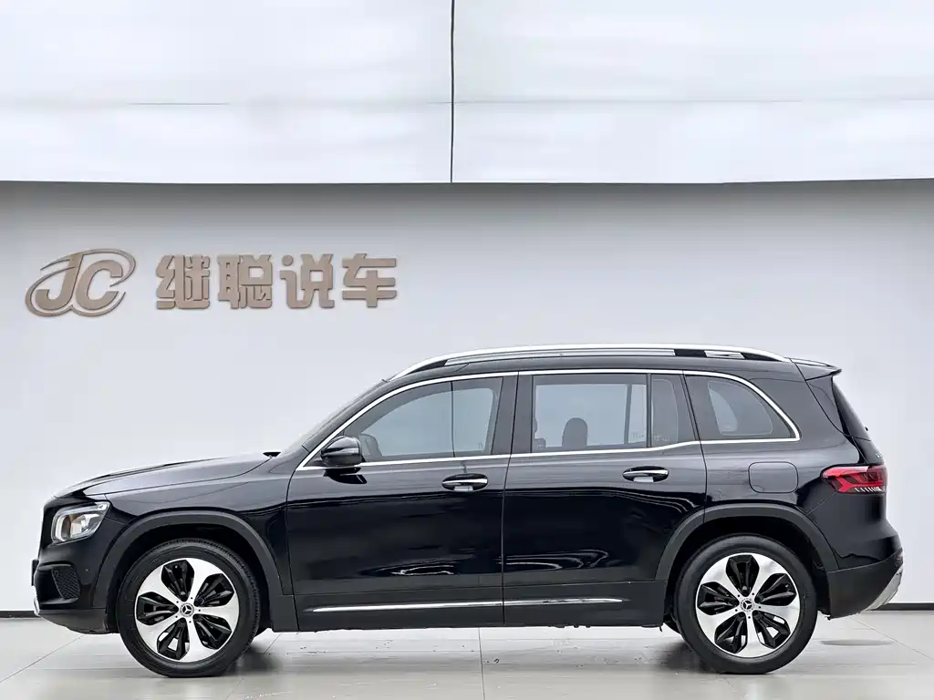 Mercedes-Benz GLB 2021