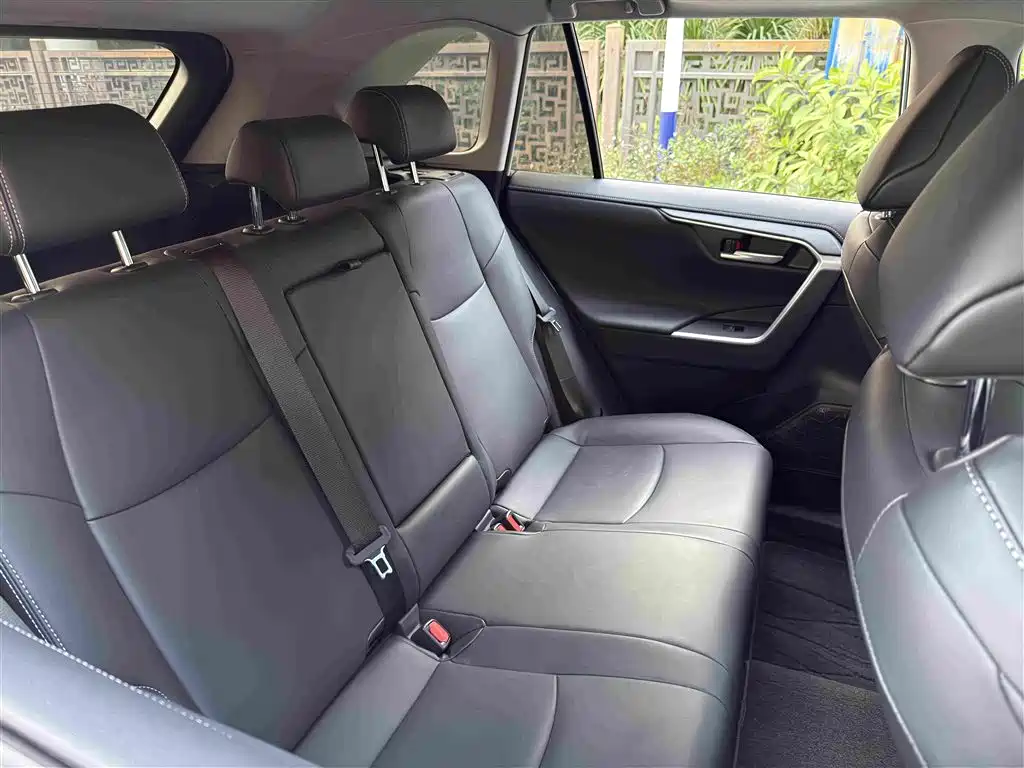 Toyota Wildlander 2023 — фото 18