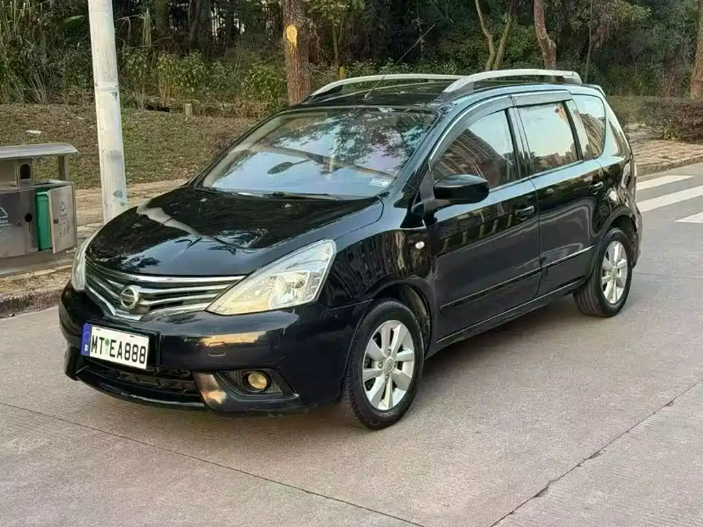 Nissan Livina 2014 — фото 1
