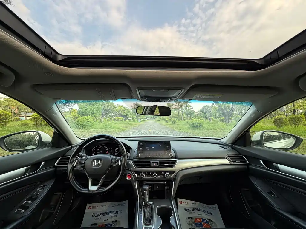 Honda Accord 2020 — фото 10