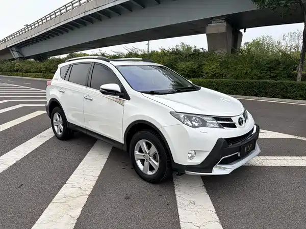 Toyota RAV4 2015