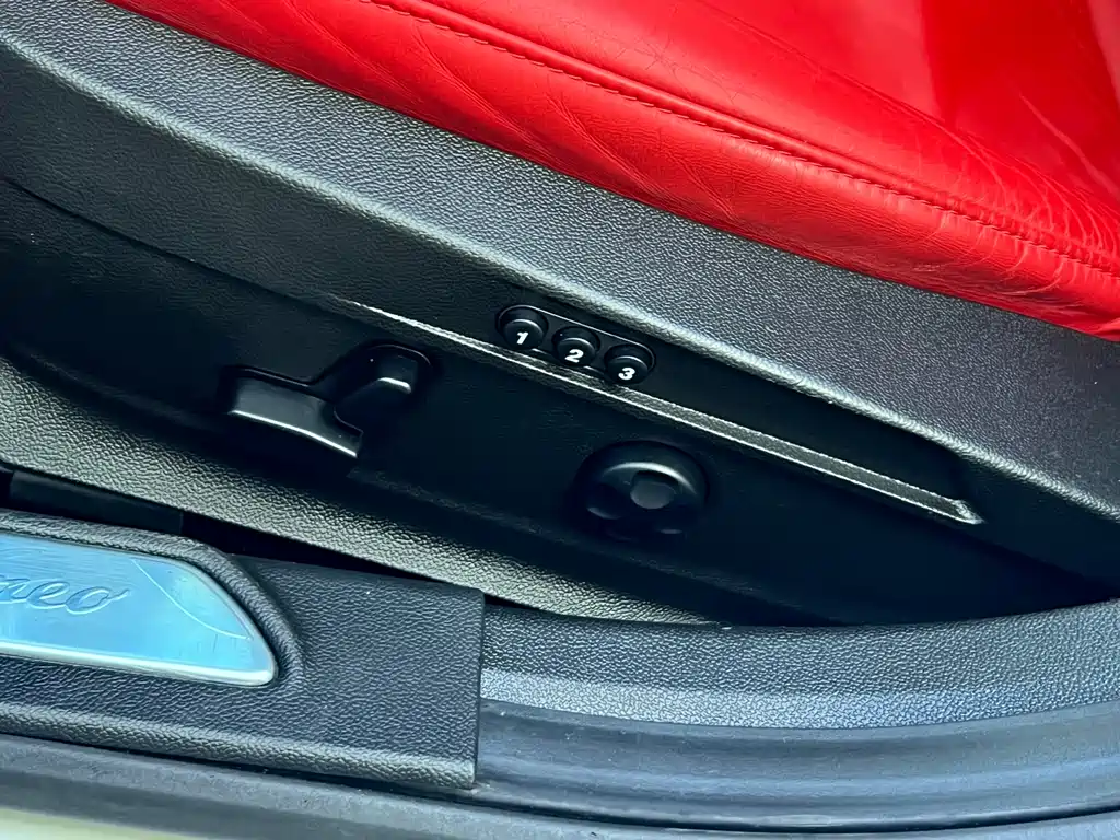 Alfa Romeo Giulia 2018 — фото 12