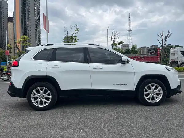 Jeep Cherokee 2016