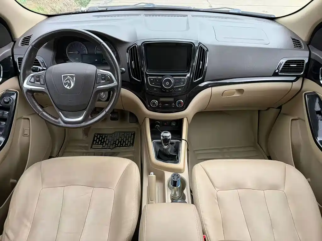 Baojun 730 2015