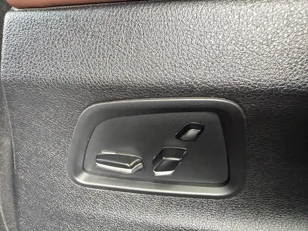 BMW 5 Series 2015 — фото 22